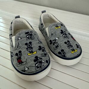 Gap Kids Toddler Walker Disney Mickey Slip on Sneakers Gray Size 5